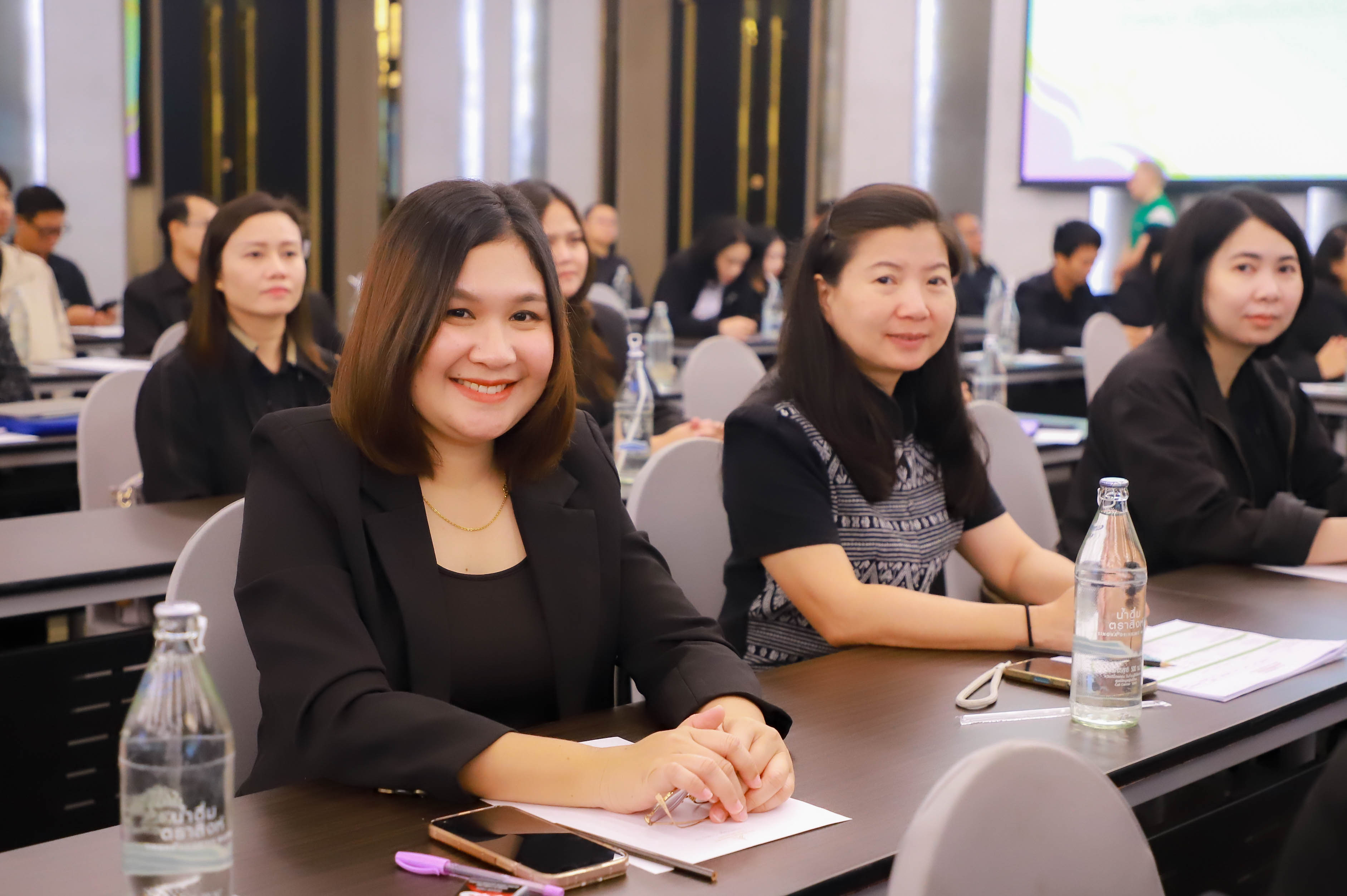 title - สะท้อนมุมมอง กำหนดทิศทาง 51 ปี ส.ป.ก. จัดที่ดินกว่า 36 ล้านไร่ หนุนเกษตรกร 2.98 ล้านครัวเรือน เลขาธิการ ส.ป.ก. เปิดสัมมนาฯ ยกระดับการทำงานมุ่งตอบโจทย์เกษตรกรในบริบทใหม่